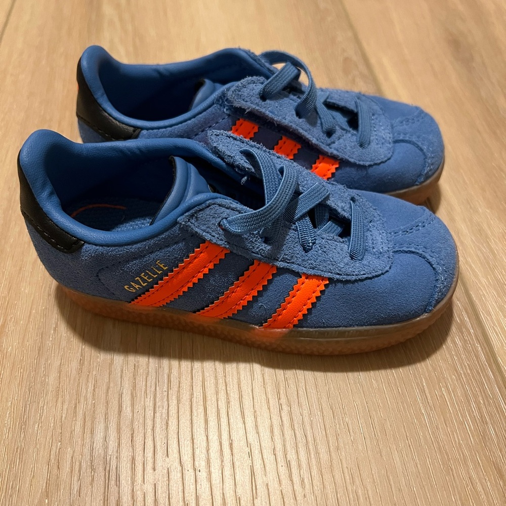 NWOT kids gazelle sneakers